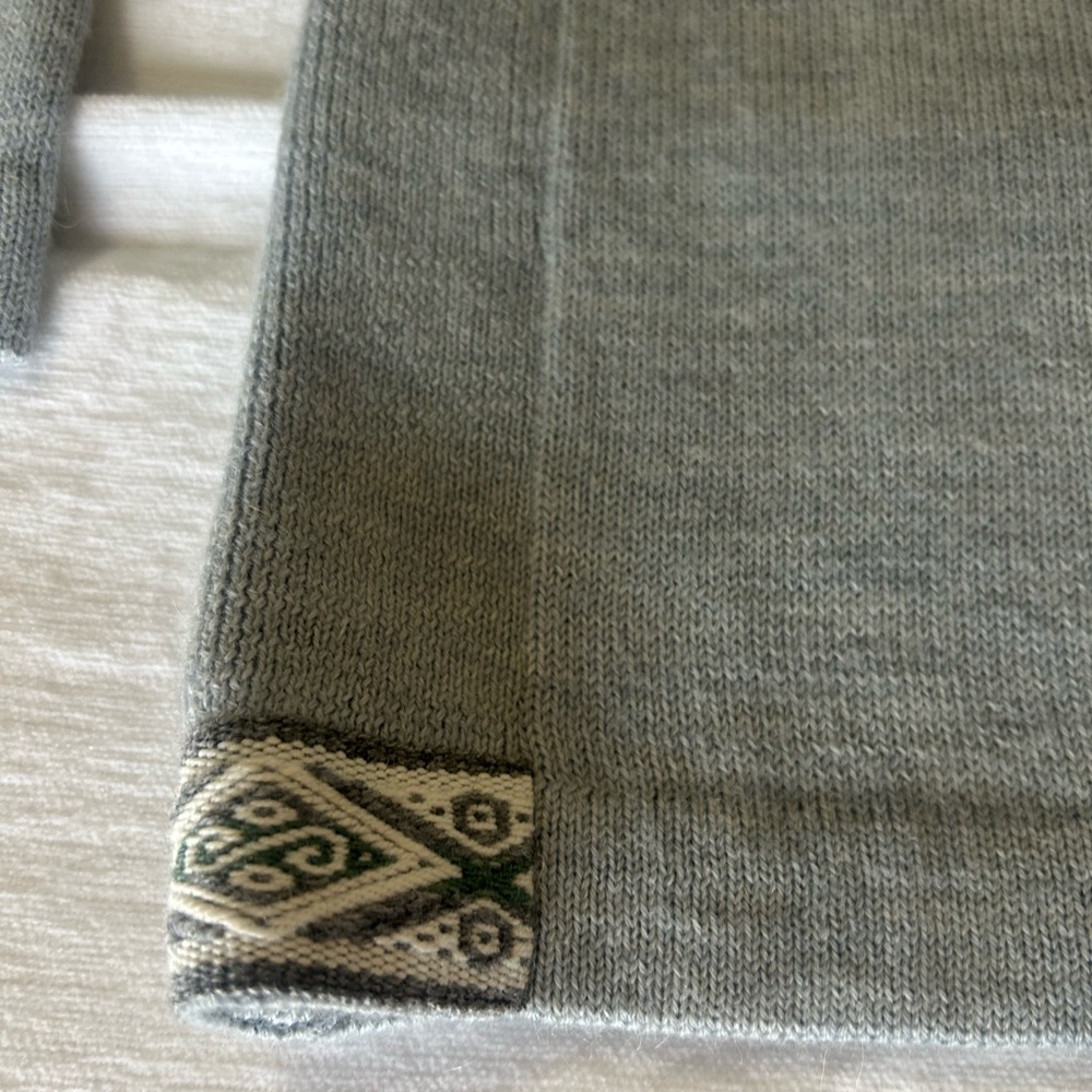 PAKA women’s sweater - The Original Crew in Light Blue - size small - Excellent - Picture 6 of 13